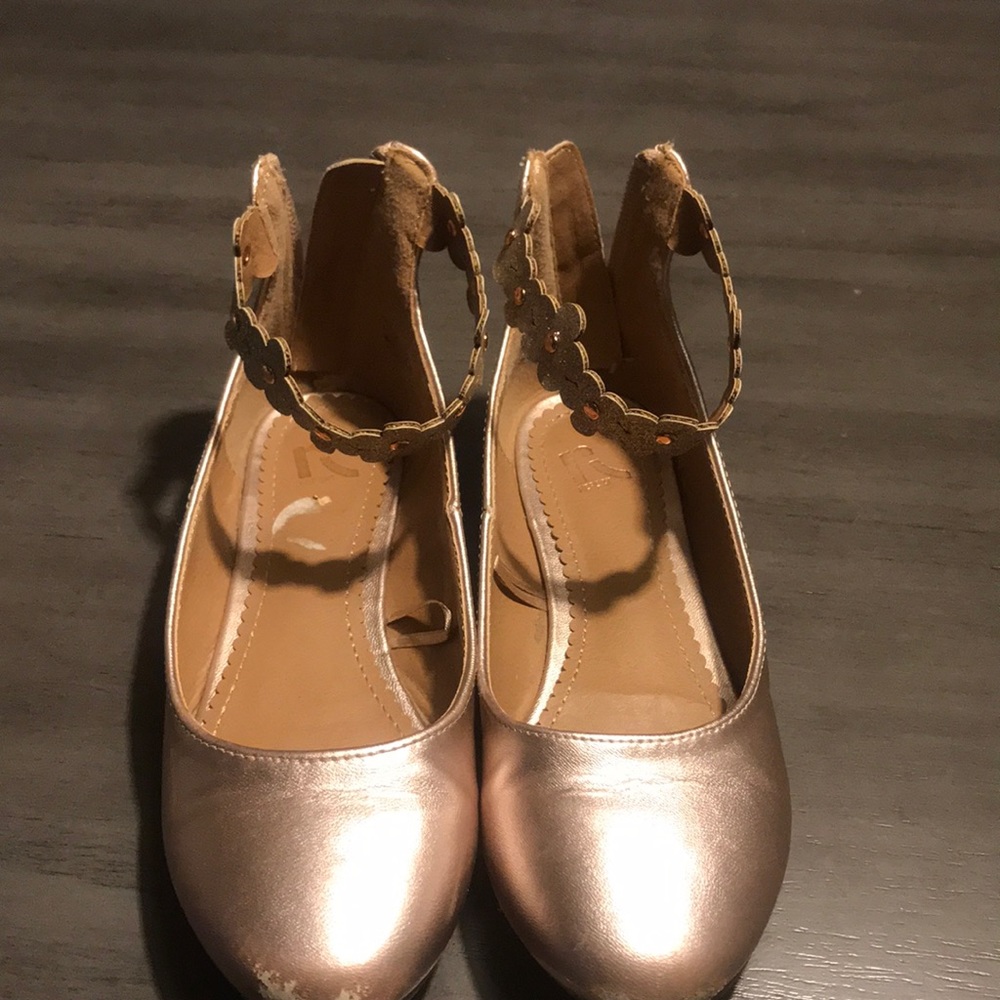 Girls Metallic Rose ballet dress shoes.